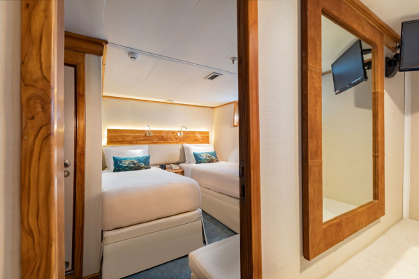 First Class Yacht MY Coral ||